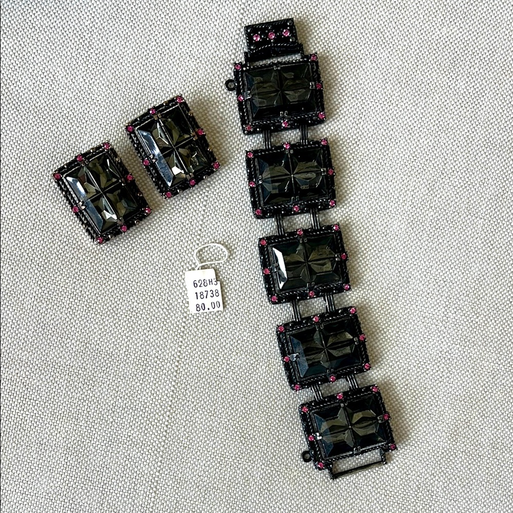 VINTAGE 1986 Macys Black and Pink Gemstone Bracelet and Clip On Earrings Set